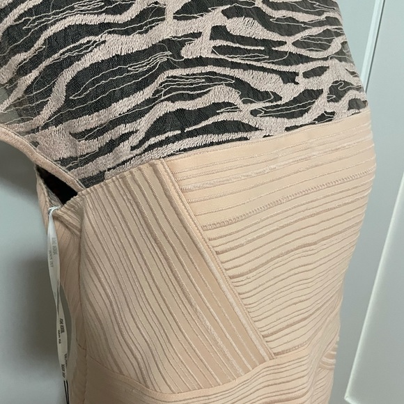 NWT Tadashi Shoji Sheer Illusion Embroidered Jersey Fitted Plus 1x Petal Bloom - Picture 3 of 4